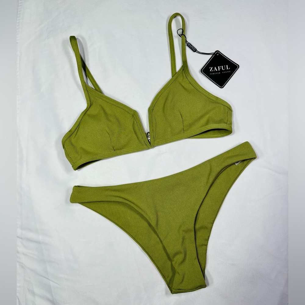 NWT High Cut Ribbed V-Wire Cami Bikini Set